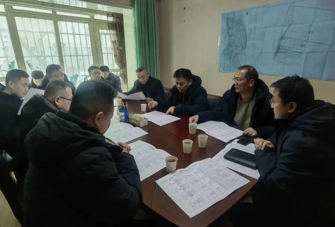 李曉東到新疆調(diào)研督導煤礦建設推進工作，并慰問駐疆干部職工1